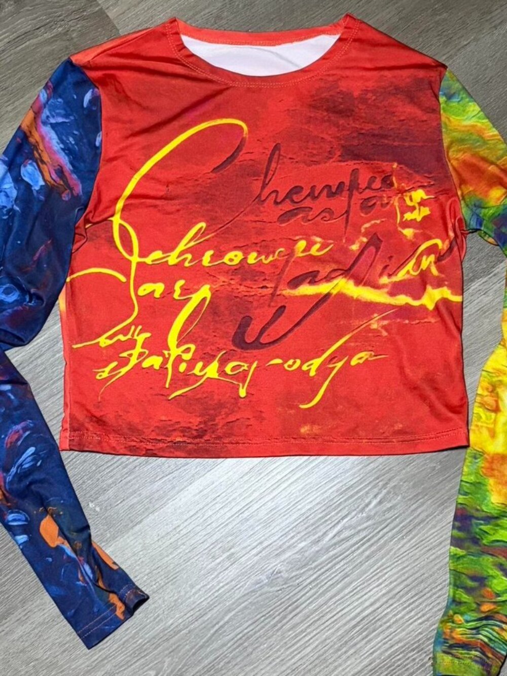 Y2k graphic Long sleeve crop top with tie dye sleeves #tie -dye #croptop